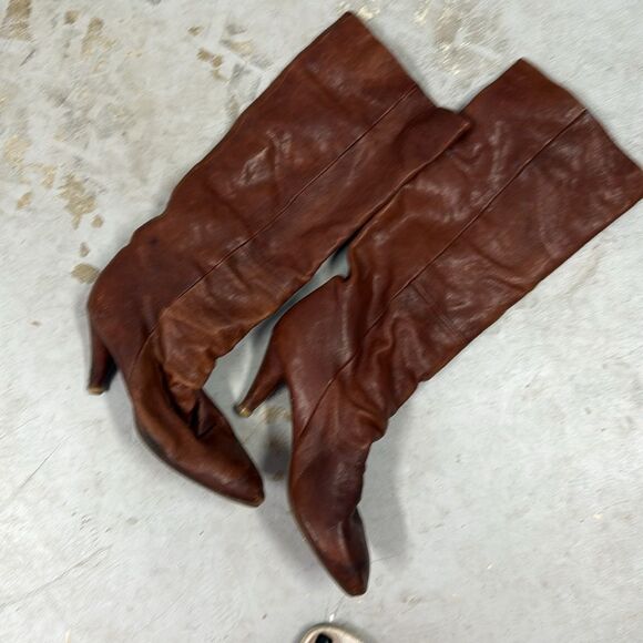 Brown Leather Knee-High Boots -  Size 8.5 High Boots - Great Conditon - Low Heel - Picture 2 of 4